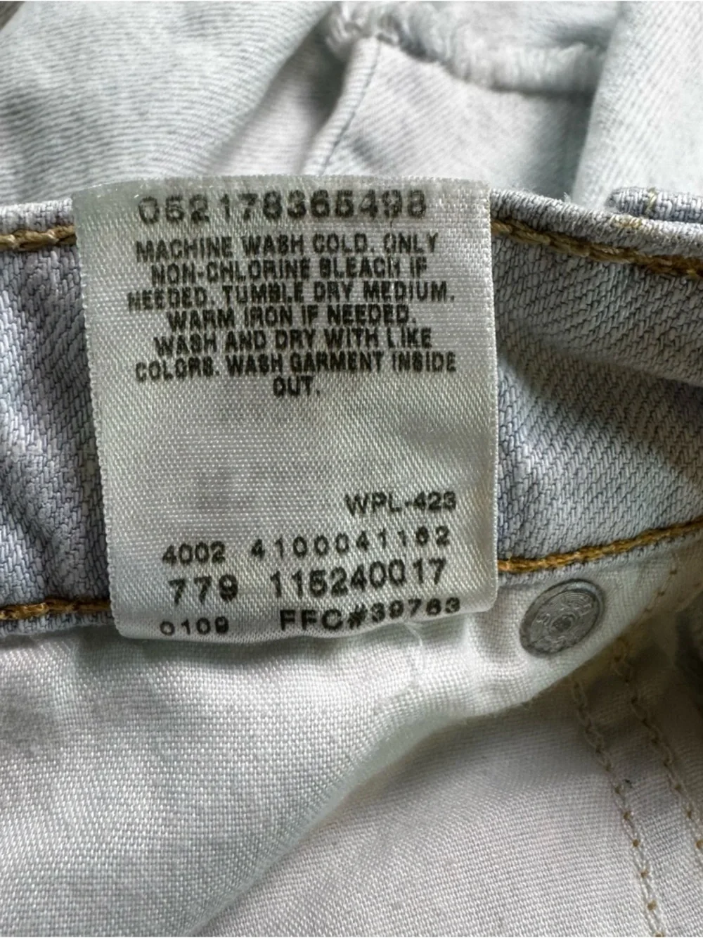 Levi's 524 Too Superlow Denim Shorts Size 1 Short Y2K Light Wash Cutoff Vintage